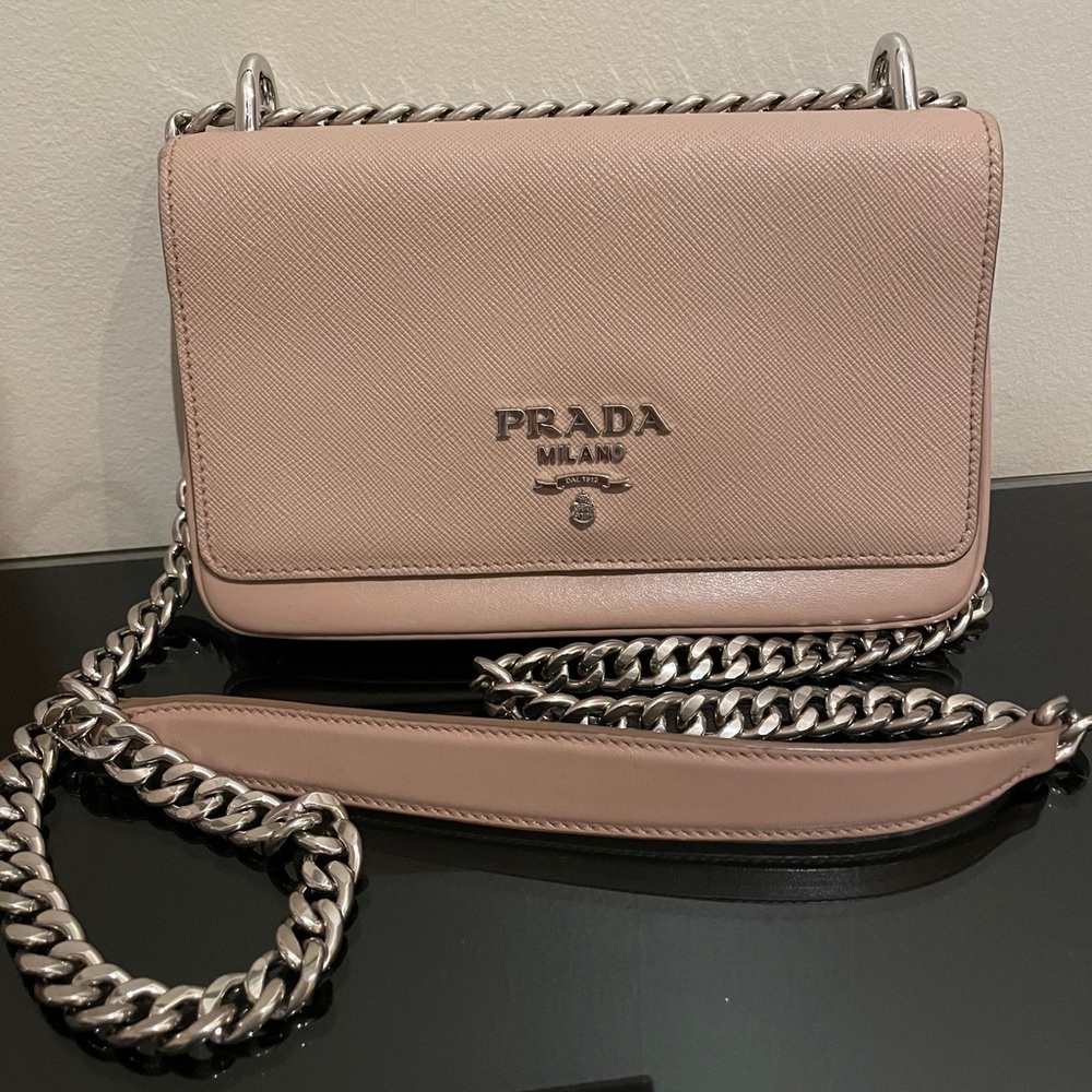 Prada cross body!! new condition!!! 100% authentic